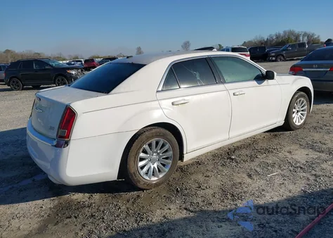 2012 Chrysler 300 из США, поврежденный, VIN 2C3CCAAG2CH126886